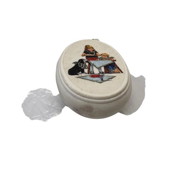 Vintage 1983 Avon Grandmothers Are Special Soap Bar with Tin Container - Picture 8 of 15